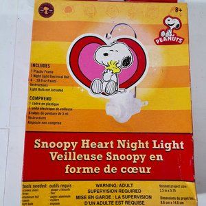 Peanuts Snoopy Heart Night Light Craft Kit in original box.  ITEM #1284